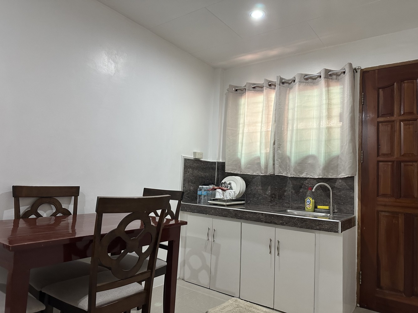 Studio Room at Zosimo’s Inn in Lazi, Siquijor — room interior